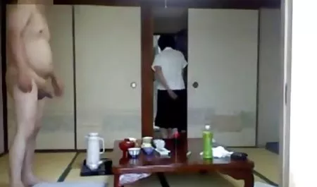 بزرگ, سینه کلان, چک, دختر در ایستگاه راه فیلم سکسی لز الکسیس آهن با یک غریبه