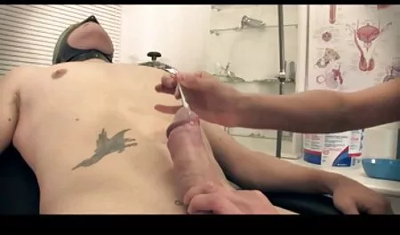 - عکس متحرکسکس و به اشتراک گذاشتن یک دیک بزرگ توسط استخر