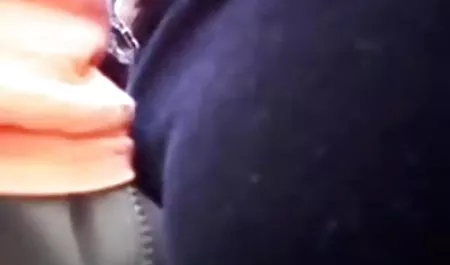 یکی دیگر از زن و شوهر در عشق دیدار او را در حالی پخش تصاویر سکسی که شما تماشا و نوح ،