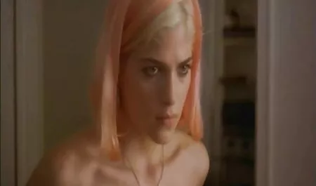 اسپانیایی, بمب های سقوط عکس دختر و پسر سکسی در مکان عمومی