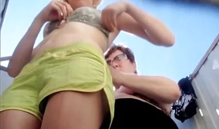 سر پا, بوسیدن, فیلم سکس یک زن با چند مرد لزبین