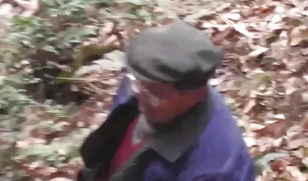 گربه داغ تو بر روی کار عکس کامل سکسی